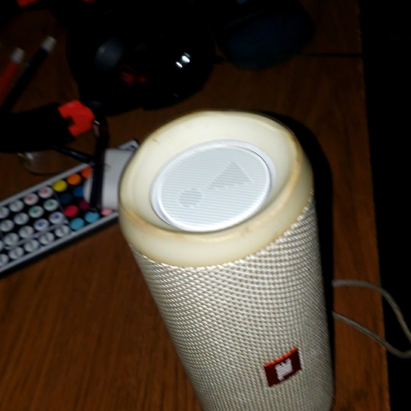 JBL Flip 4 Bluetooth Speaker